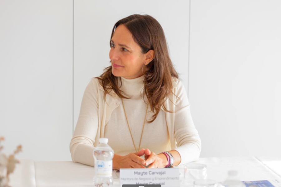 MAYTE CARVAJAL-MENTORA DE NEGOCIO Y RRHH